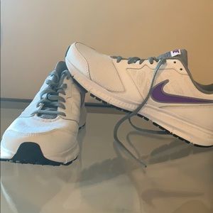 Nike Tennis Shoes